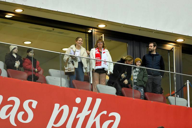 Mecz Polska – Estonia. Wojciech Modest Amaro i Agnieszka Amaro, Anna Lewandowska z rodziną…