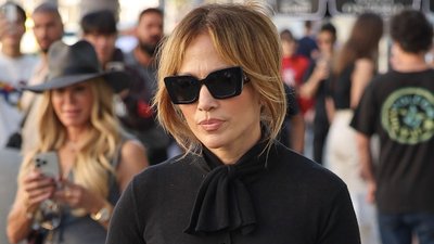 Tak modnie dawno nie było. Jennifer Lopez w paryskim stylu