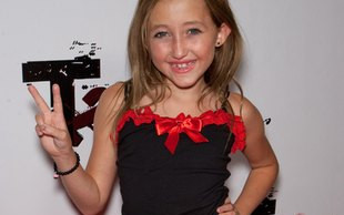 Noah Cyrus uczy się od siostry (FOTO)