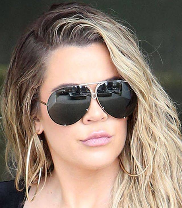 Bez retuszu, filtrów i odpowiedniego kąta – jak NAPRAWDĘ wygląda Khloe Kardashian