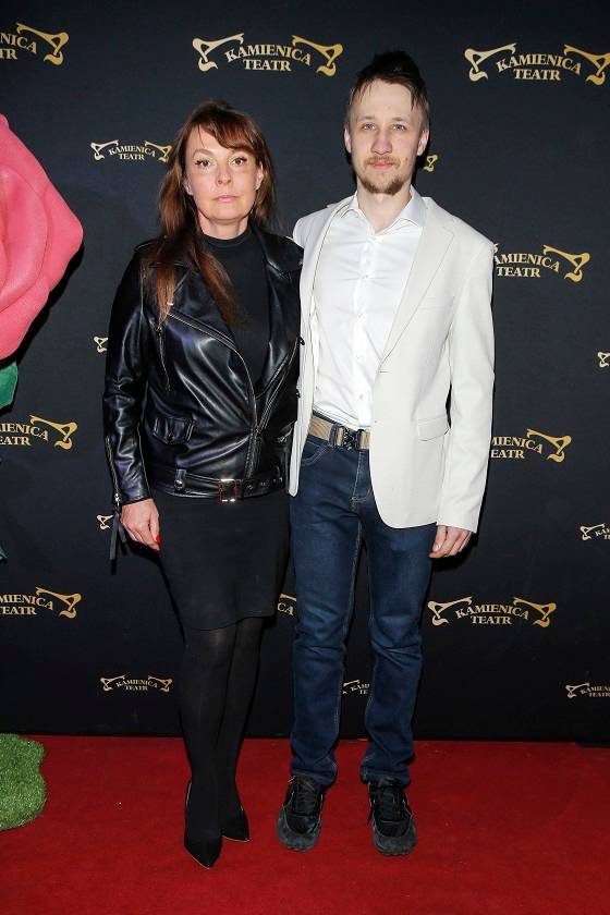 Justyna Sieńczyłło pokazała się po raz pierwszy po pogrzebie Emiliana Kamińskiego. Nadal w żałobie