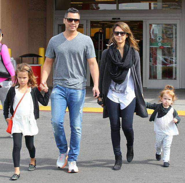 Jessica Alba z rodziną na zakupach