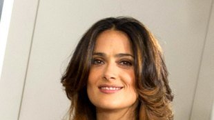 Salma Hayek nadal w trasie po Europie (FOTO)