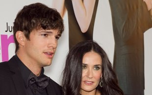 Ashton Kutcher z Demi Moore na premierze (FOTO)