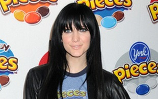 Ashlee Simpson jest brunetką (FOTO)
