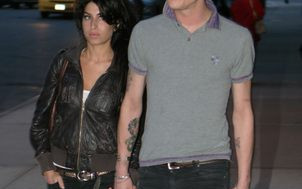 Amy Winehouse symuluje seks