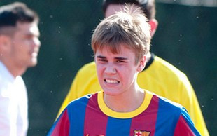 Justin Bieber nawet nie może pograć w piłkę (FOTO)
