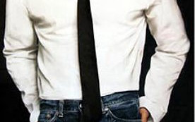 Brad Pitt promuje jeansy