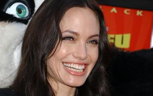 Angelina Jolie pokonała Julię Roberts