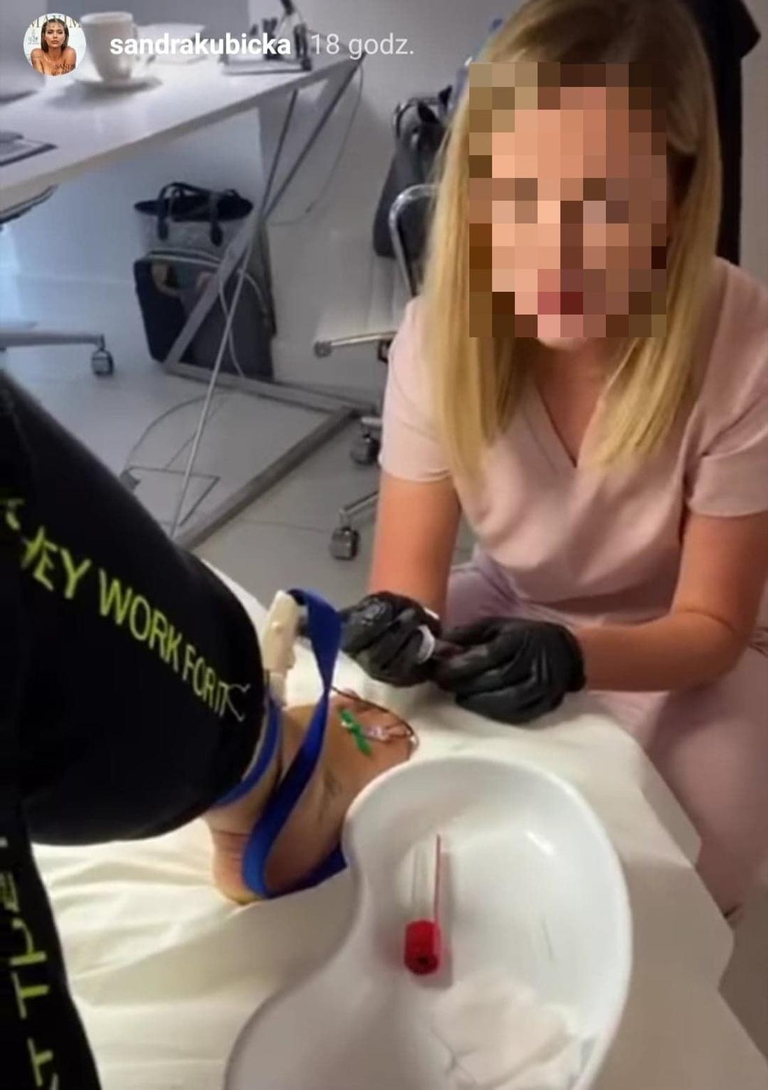 Sandra Kubicka w gabinecie