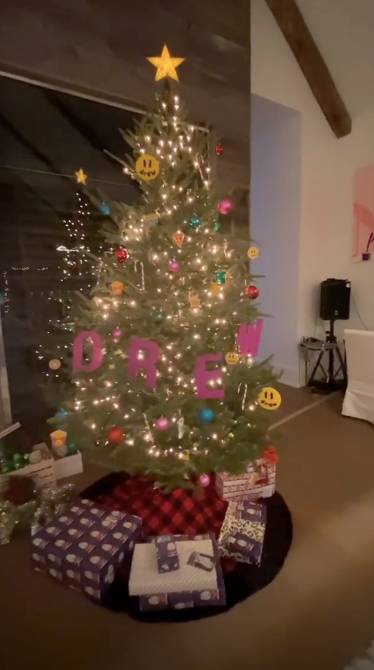 Świąteczne domy gwiazd. Ich choinki zwalają z nóg