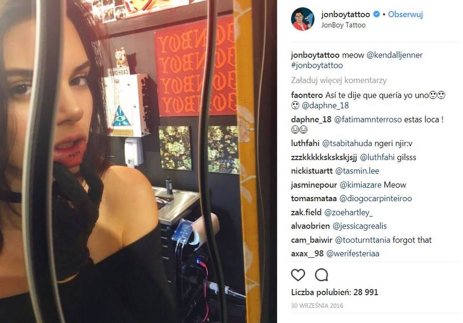 Kendall Jenner zrobiła sobie tatuaż po pijaku! Gdzie? NA USTACH!