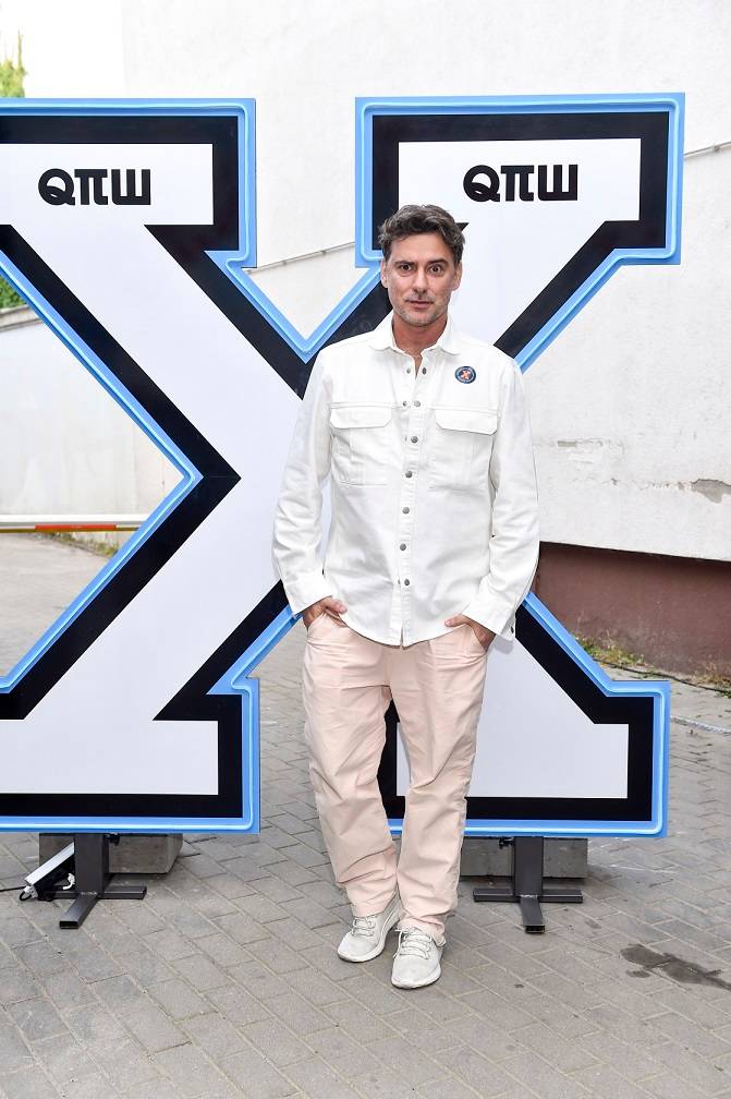 Pokaz Roberta Kupisza. Karolina Pisarek w odważnej sukience, Lara Gessler jak PAW, Kazadi w spódnicy z BYKIEM