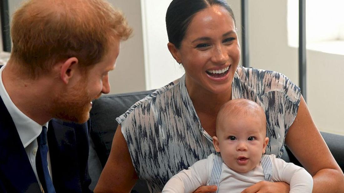 Książę Harry i Meghan Markle z synem. 