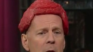 Bruce Willis nabija się z Lady Gagi (VIDEO)