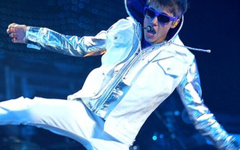 Justin Bieber udowadnia, że jest scenicznym zwierzakiem FOTO