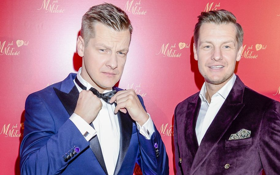 W końcu się okazało, jak wygląda ojciec Mroczków. Trzeci bliźniak! Aż nie do wiary