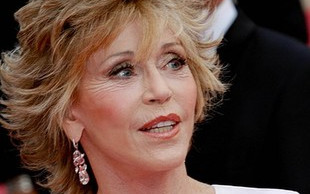 Jane Fonda w Cannes daje lekcje młodszym (FOTO)