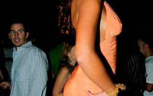 Ktoś chce być symbolem sexu (FOTO)