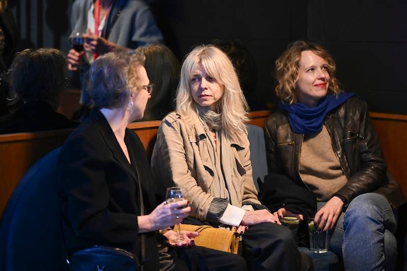 Aktorzy na wieczorze filmowym. Roześmiany Paweł Deląg, Sonia Bohosiewicz…