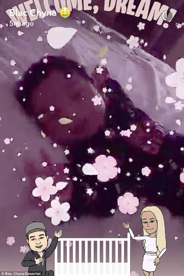 Tydzień po porodzie na Snapie Blac Chyny pojawiło się jej wyuzdane zdjęcie