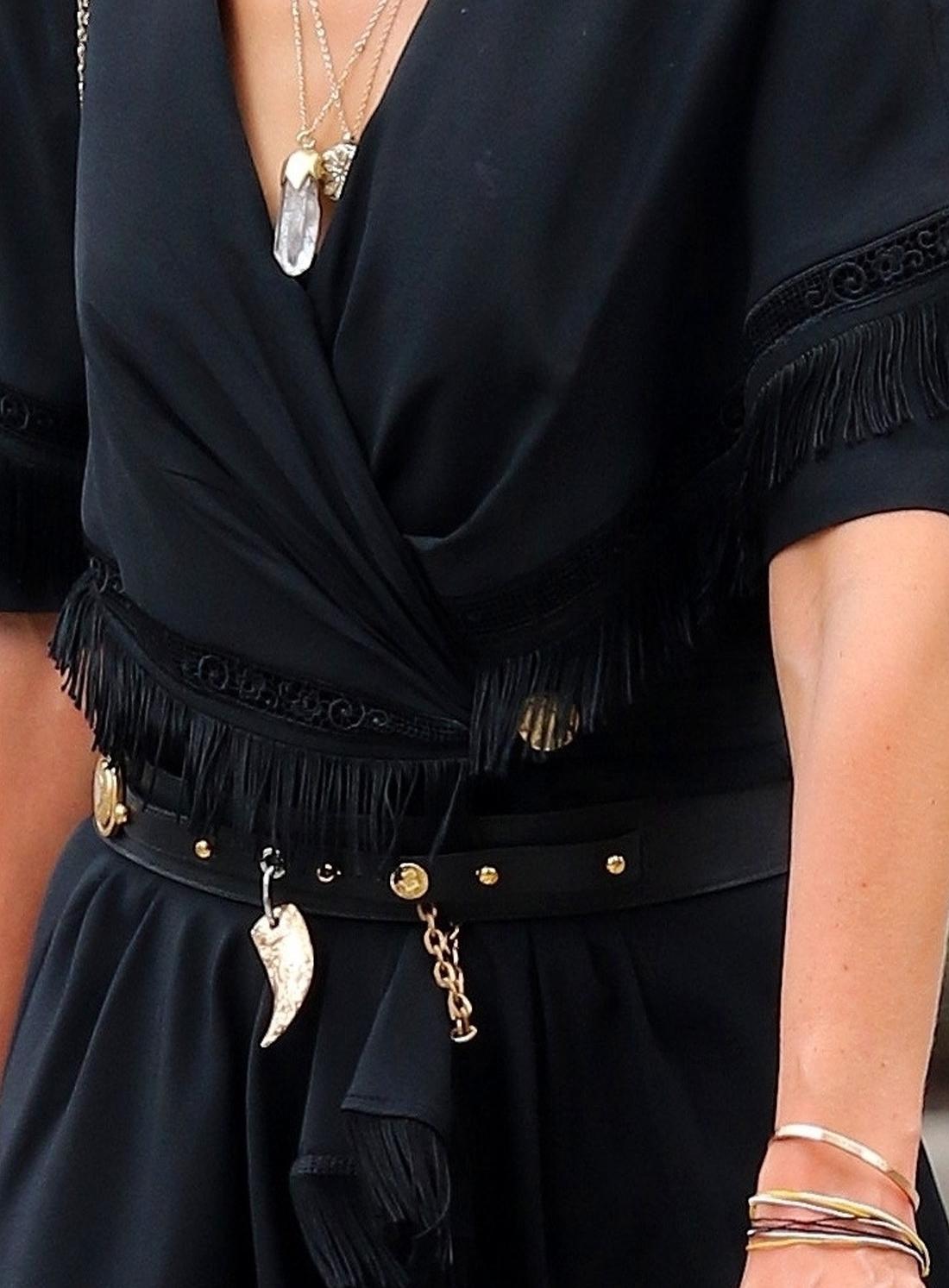 Katie Holmes w czarnej mini. 