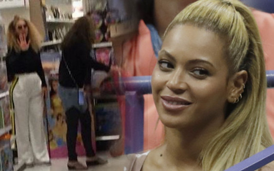 Beyonce szaleje na świątecznych zakupach (ZDJĘCIA)