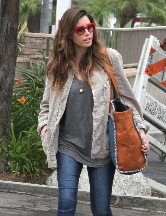 Jessica Biel robi zakupy na targu