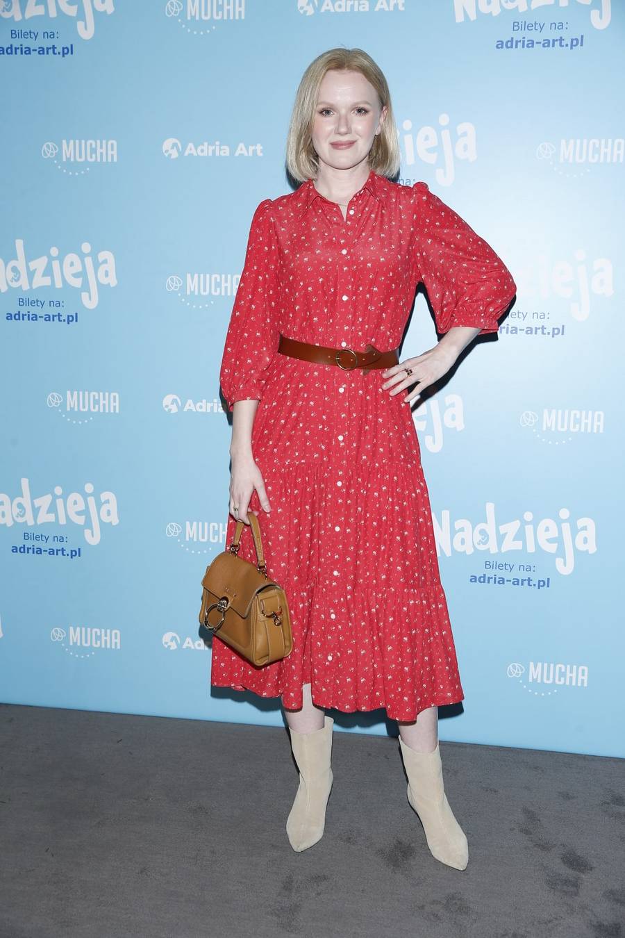 Pokaz spektaklu “Nadzieja”! Anna Mucha z ukochanym, rozanieleni Katarzyna Cichopek i Maciej Kurzajewski (FOTO)