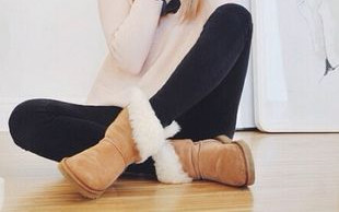 Nie zgadniesz, czym Kasia Tusk odśnieża auto!