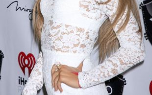 Ariana Grande niebawem zmieni status związku