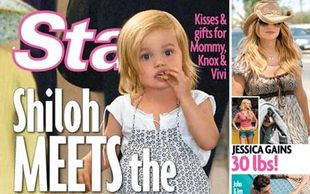 Angelina Jolie robi zakupy z córeczkami