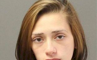 16-latka ZABIŁA swoje dziecko i za karę musi… SKASOWAĆ Facebooka