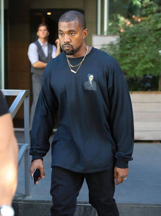 TMZ dowiedział się, jak – godzina po godzinie – wygląda teraz dzień Kim Kardashian