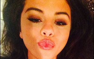 Selena Gomez przyłapana na gorącym pocałunku z…