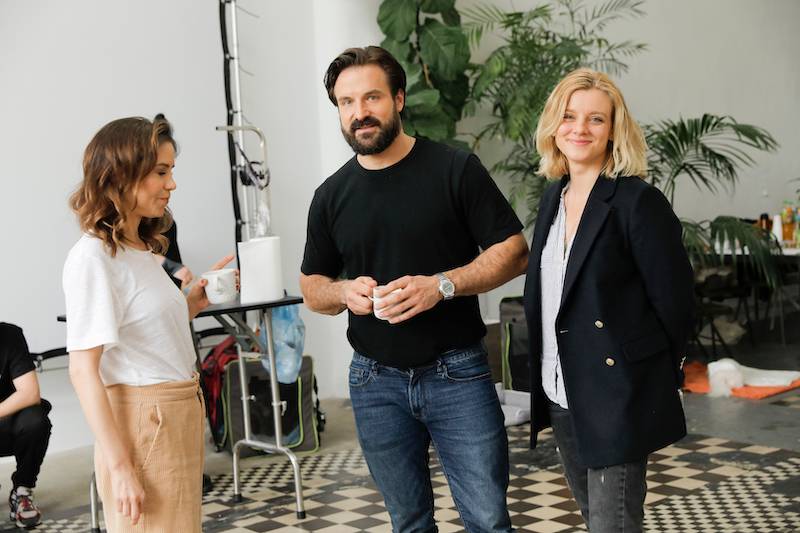 Gwiazdy pozują ze zwierzakami. Andrzej Piaseczny, Piotr Stramowski z ukochaną, Olga Borys…