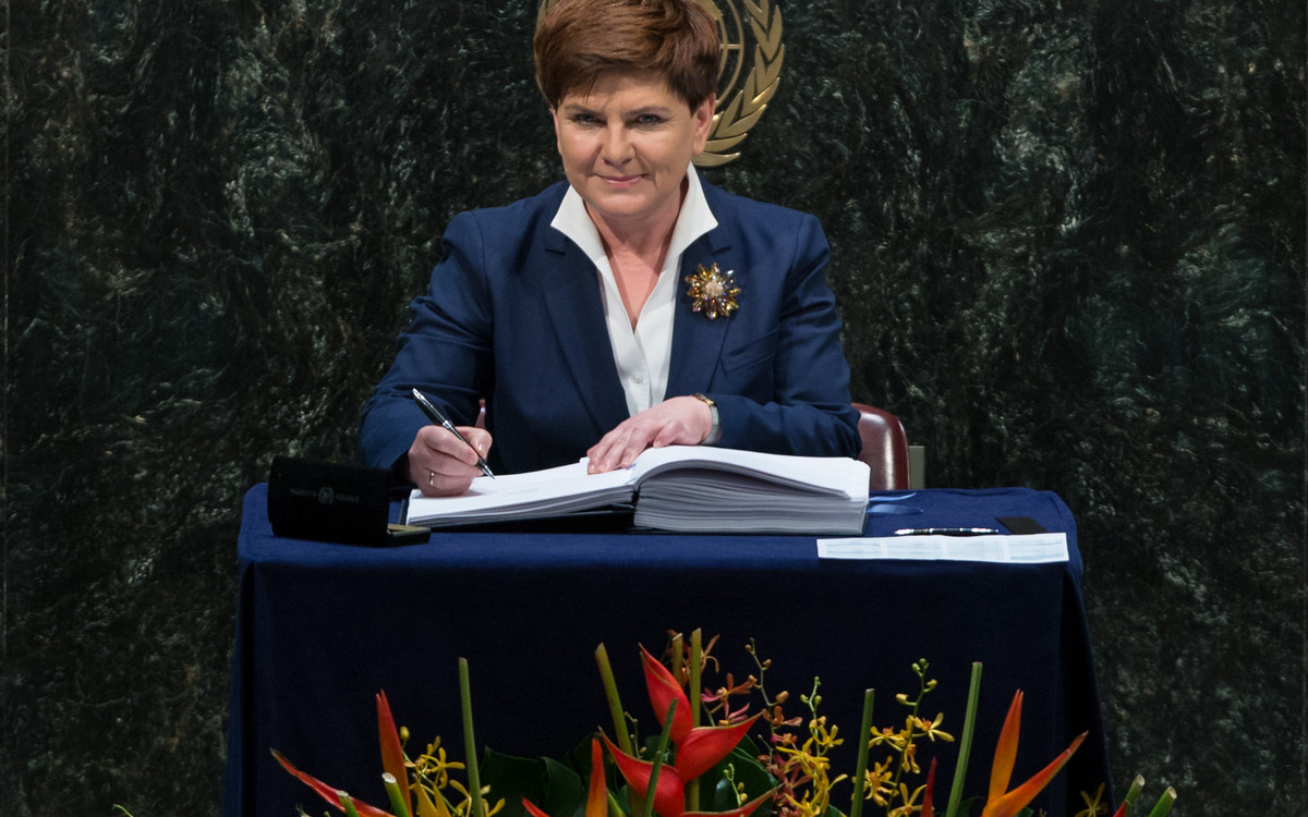 Wszystkie BROSZKI Beaty Szydło