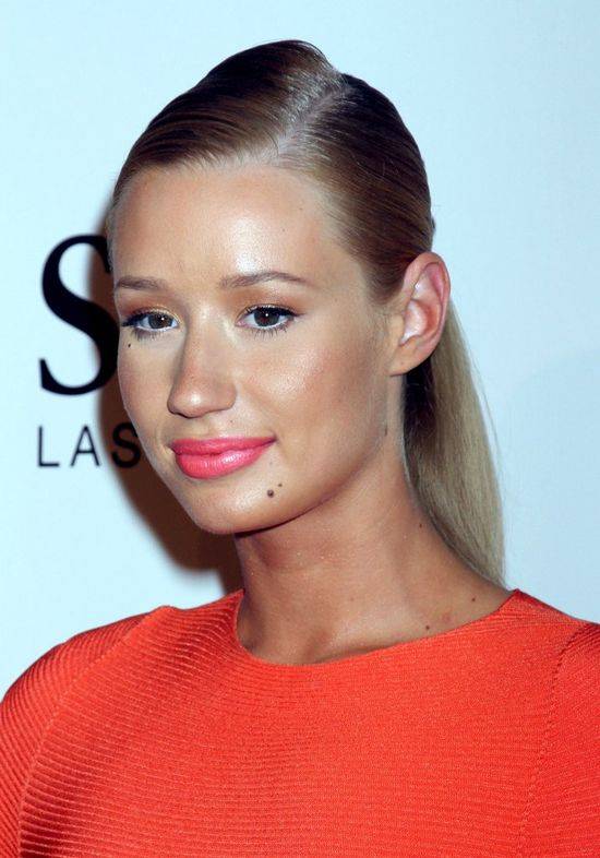 Iggy Azalea zoperowała nos i podbródek