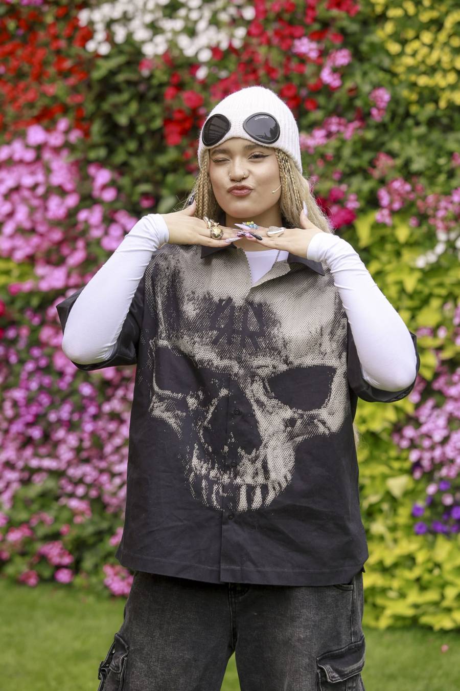 Sara James w mrocznym wydaniu w “Pytanie na Śniadanie”! Czaszki, ostre paznokcie i mocne dodatki (FOTO)