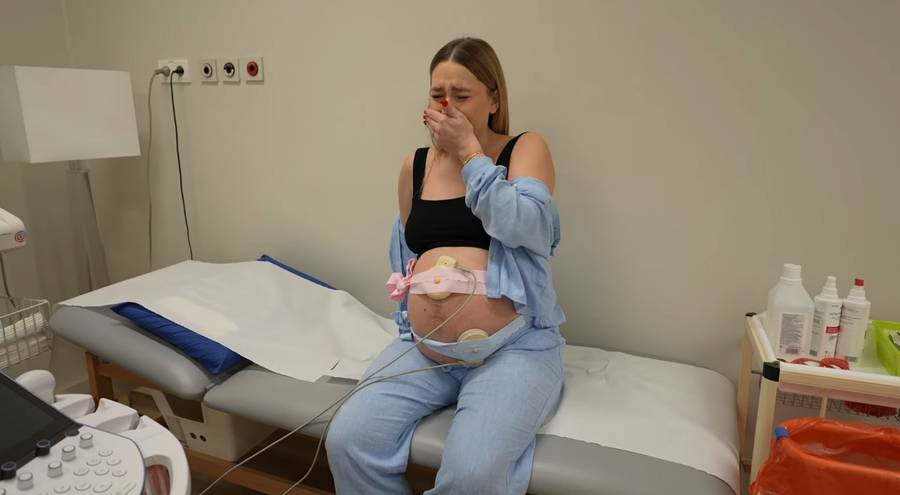 Andziaks pokazała szczegóły porodu, fot. YouTube.com
