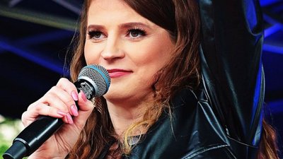 To ona nagrała jeden z największych hitów disco-polo. Teraz wraca z nową piosenką