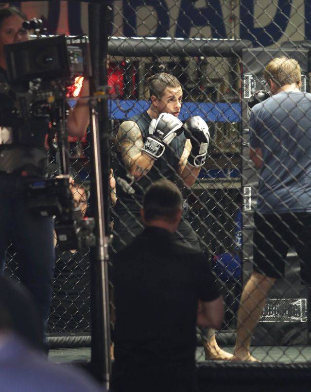 Casper Smart na planie filmu Street