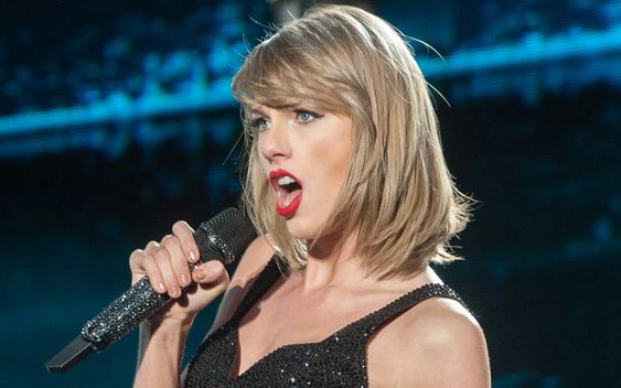 Psychofan Taylor Swift zamieszkał na jej dachu. Teraz NIE STANIE przed sądem!