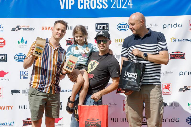 VIP Cross. Monika Miller z ukochanym Pavlo, Małgorzata Opczowska z synem…