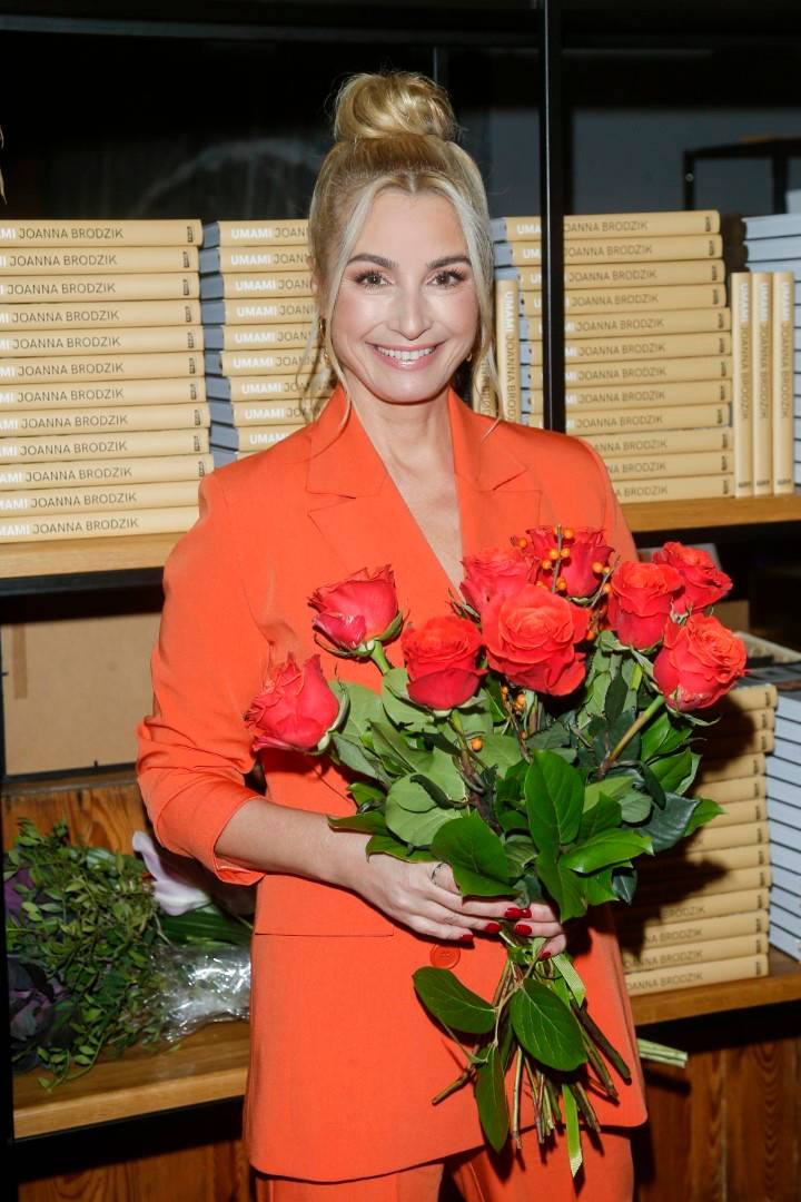 Joanna Brodzik świętuje 50. urodziny! A pamiętacie ją w długich CZARNYCH włosach?