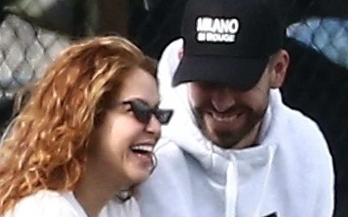 Wojna dziesięciolecia! Czarownica strasząca teściową, Pique przesiadł się do Twingo!