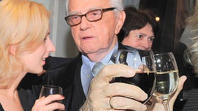 Kamila Łapicka w szampańskim nastroju (FOTO)