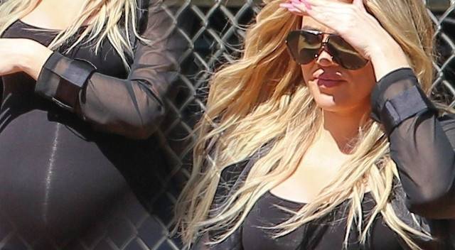 Khloe Kardashian niedługo RODZI! W tej sukience TO WIDAĆ