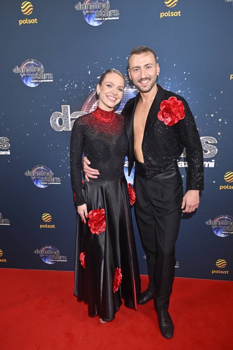 Wystartowała 15. edycja “Tańca z Gwiazdami”! Tak prezentowały się pary w PREMIEROWYM odcinku