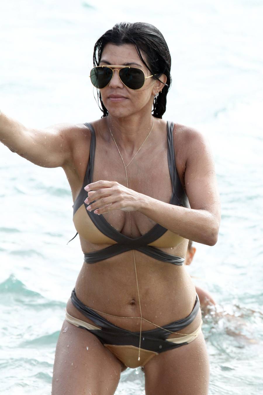 Kourtney Kardashian pokazała ZA DUŻO przy dziecku?